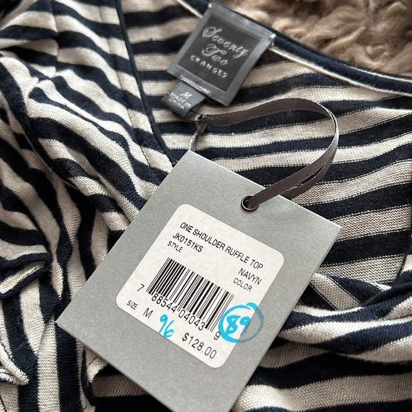Seventy Two Changes Black Beige Stripe Top Size Medium - Picture 3 of 4